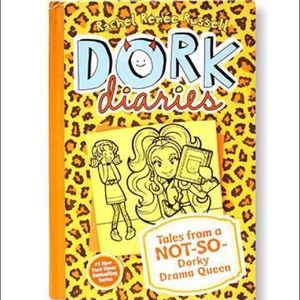 Dork diaries #9 book💛